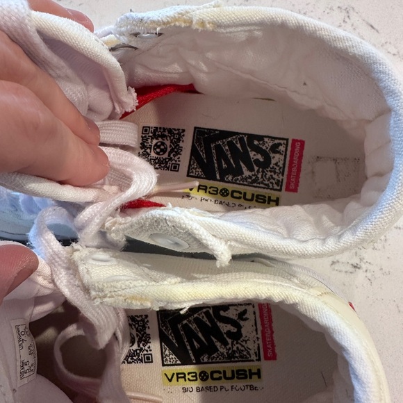 Vans Lizzie Classic White Canvas High-Tops - Picture 8 of 12